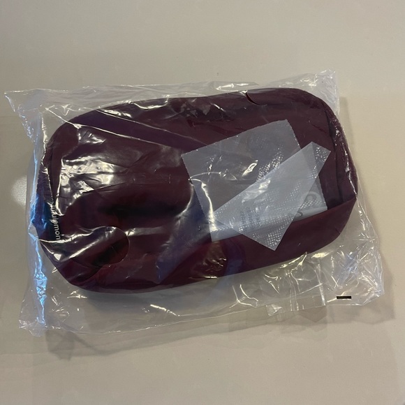 lululemon everywhere belt bag RDMR - Picture 2 of 2